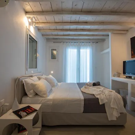 Mykonos Actor's Villa. 2 Bdrs, Private Mini-pool * Mykonos Town