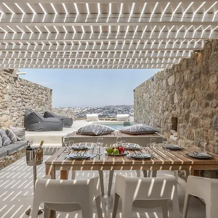Mykonos Actor's Villa. 2 Bdrs, Private Mini-pool Villa